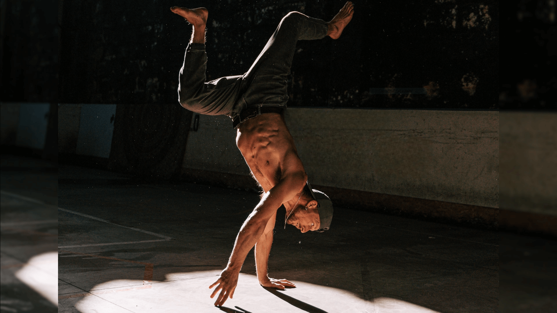 Handstand en pratique du mouvement à Bordeaux
